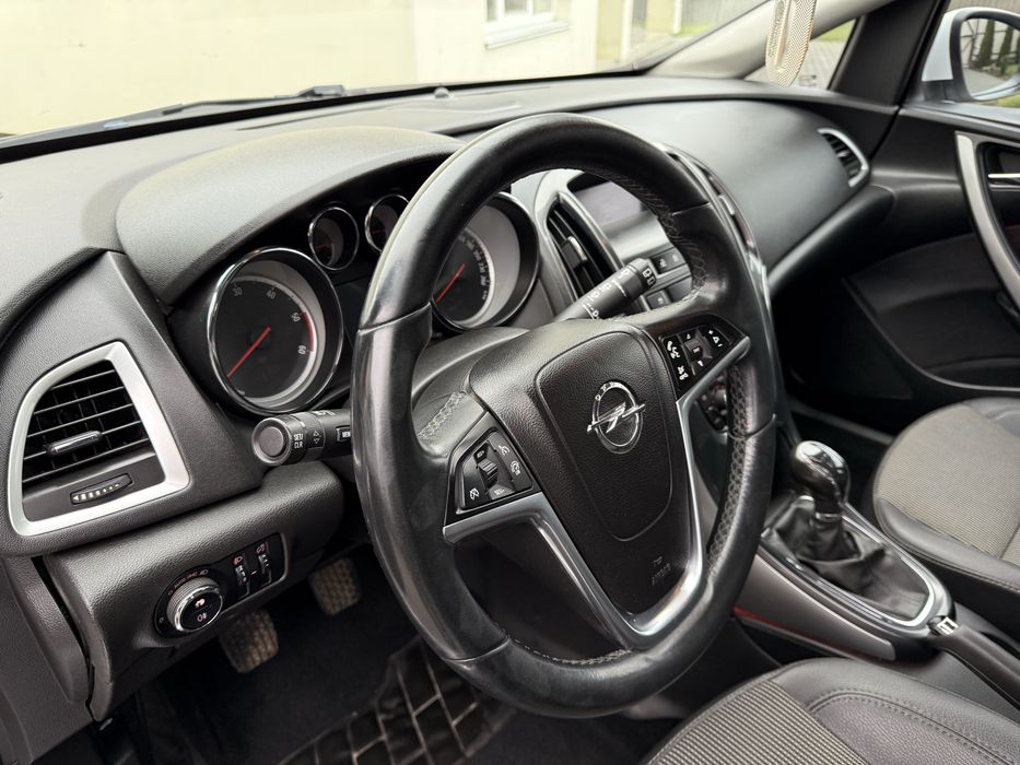 Продам Opel Astra Sports Tourer 1.7 cdti