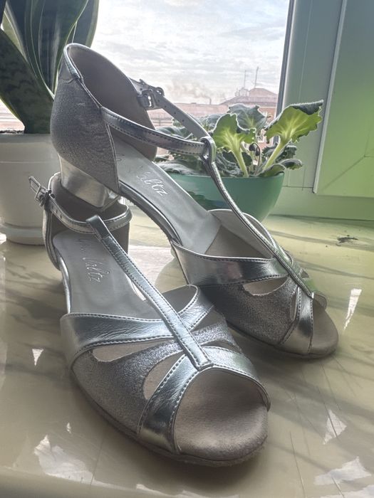 Туфлі бальні б/в