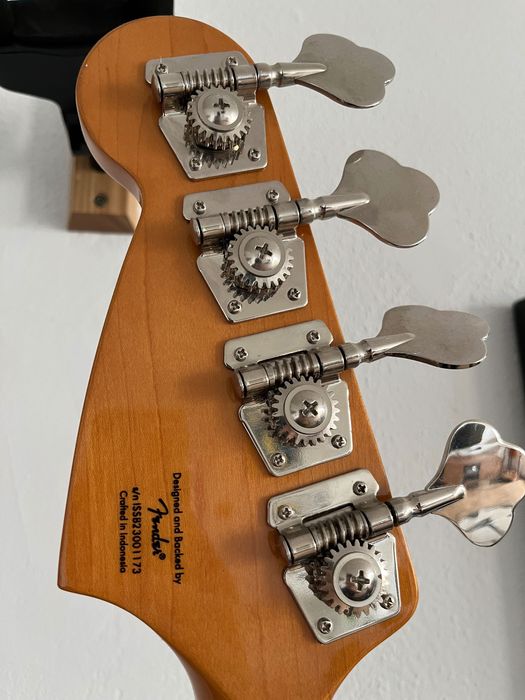 Gitara basowa krótka skala Squier Classic Vive 60s Mustang + futerał + pasek