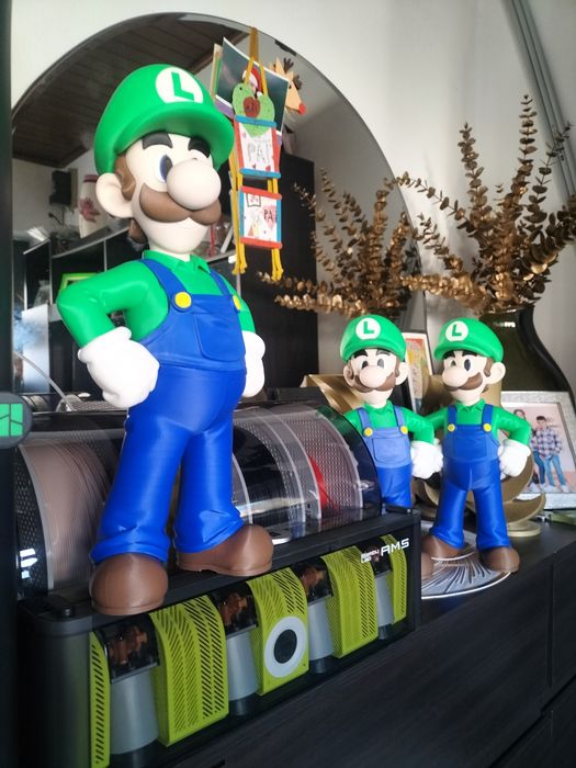 Luigi 33cm de altura em PLA