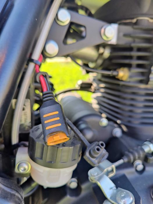 Royal Enfield Himalayan 411 de 2020 com 9581 Km