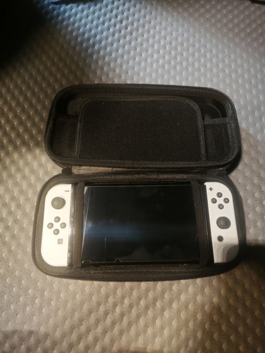 Nintendo Switch Oled - Desbloqueada