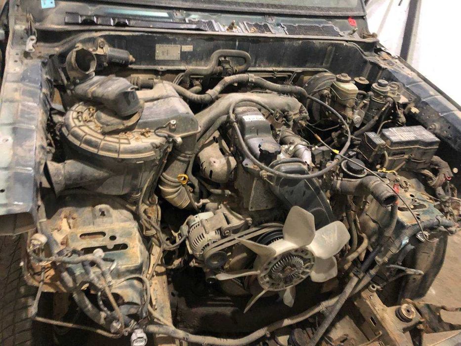 Розборка тойота Toyota Land Cruiser Prado 90 запчастини кузов двигун