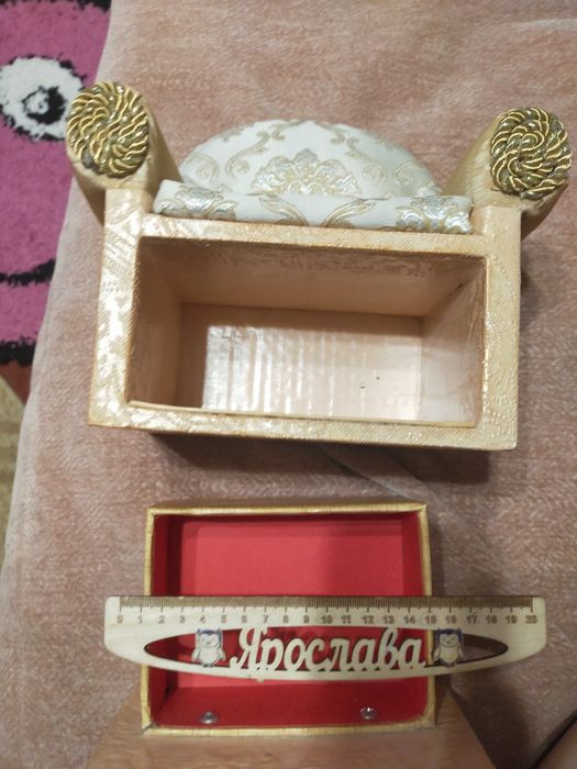 Крісло для ляльки , іграшок.