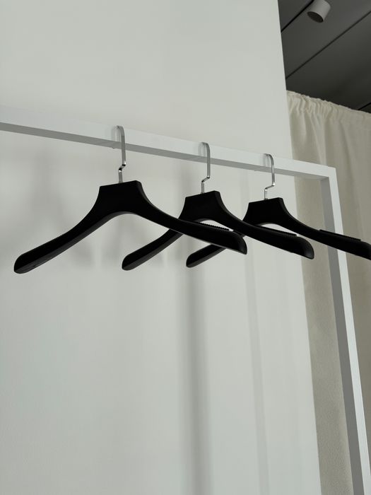 Тремпель , плечики , вішалка