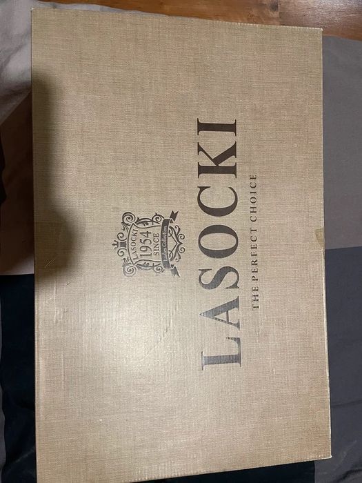Nowe skórzane czarne kozaki Lasocki 37