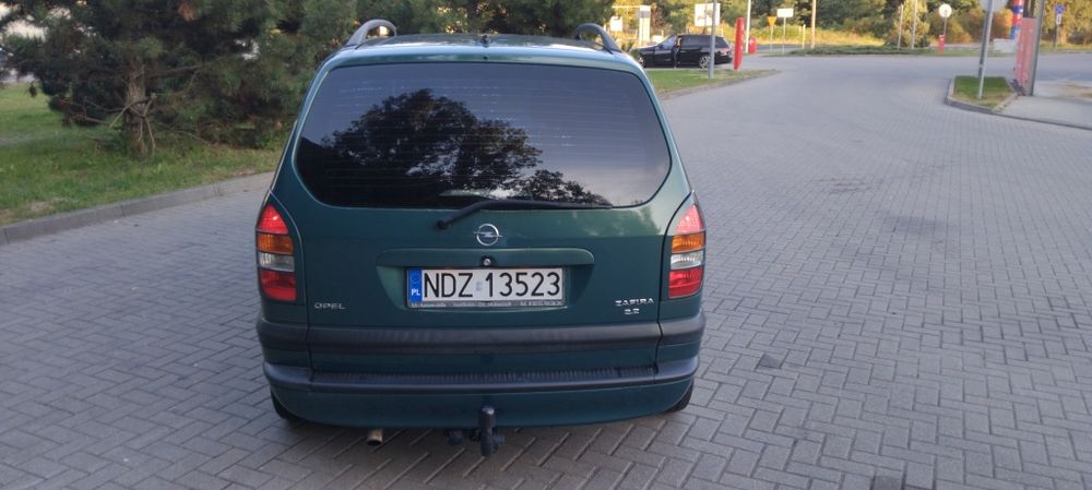 Opel Zafira A  2.2 benzyna/LPG  2002r  7 osób