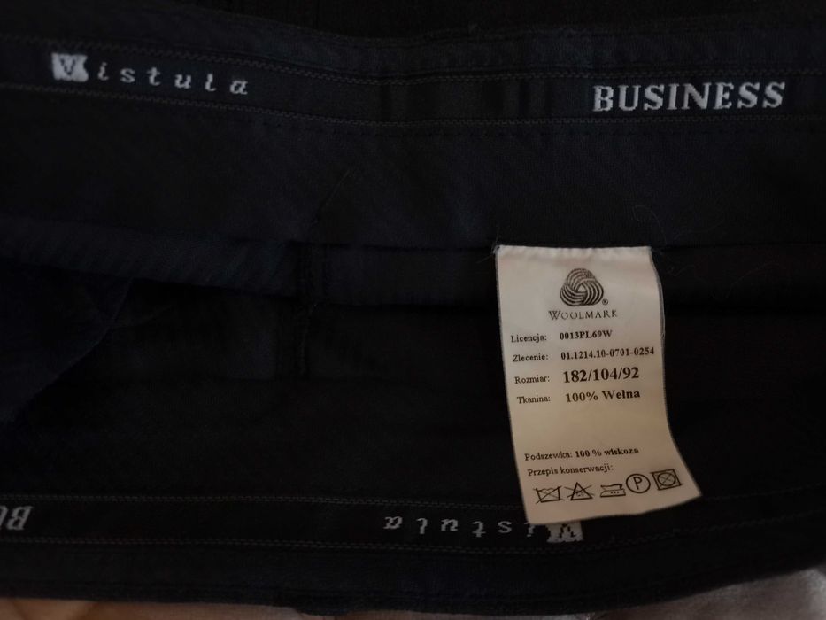 Garnitur V I S T U L A – szary, 182/104/92, Stan B. Dobry!