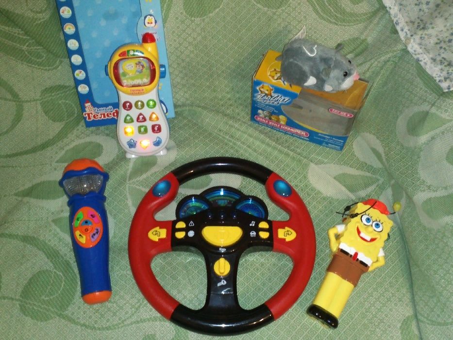 Музыкальная игрушка Губка Боб (на батарейках)