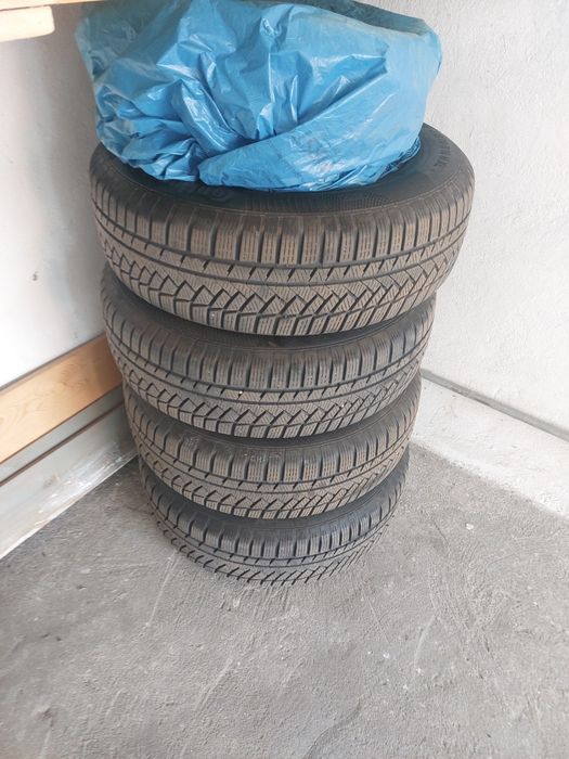 Opony zimowe z felgami 215 70 16 Hyundai
