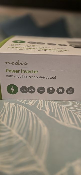 Inversor usado somente uma vez. O telecomando nunca foi usado.