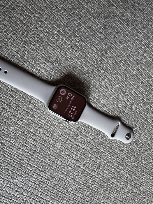 Apple Watch Series 9 45mm GPS + Cellular – Starlight | 96% baterii