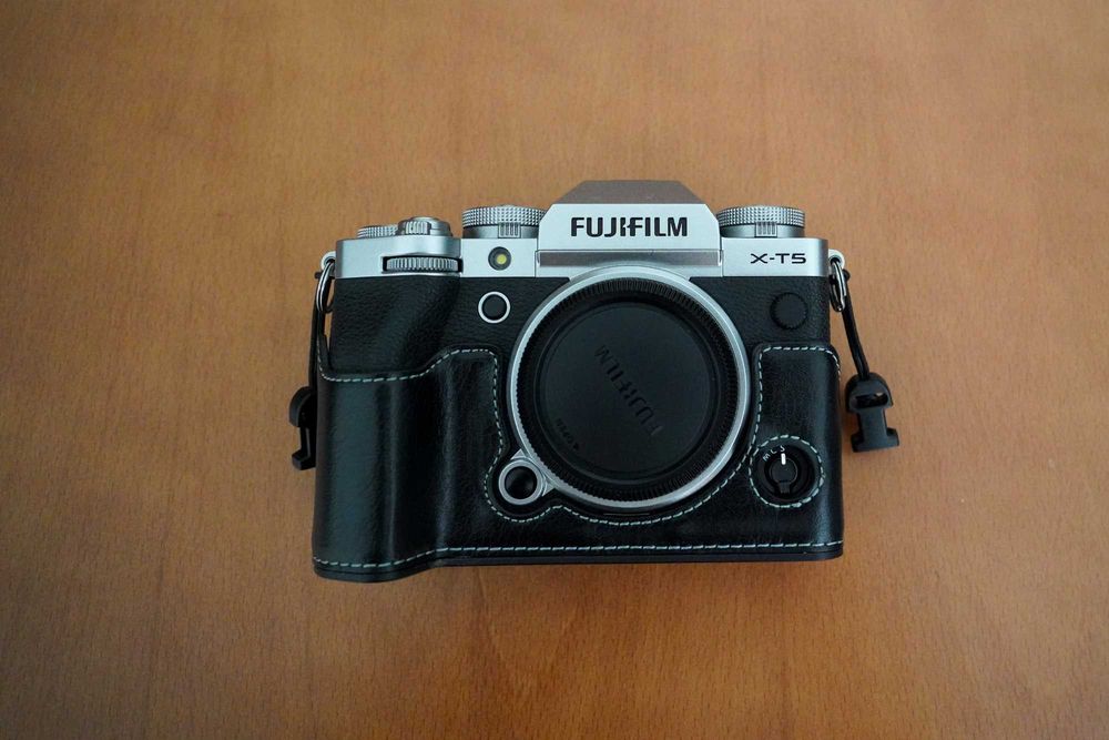 FUJIFILM X-T5 (Silver) - (Reservada)