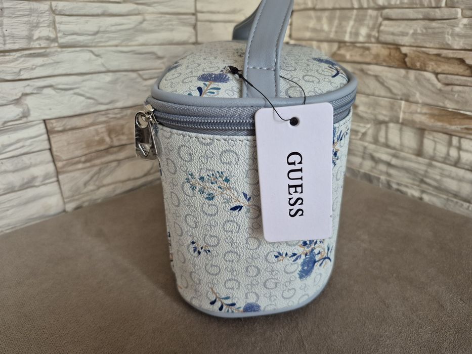 Kosmetyczka Damska Kuferek Guess