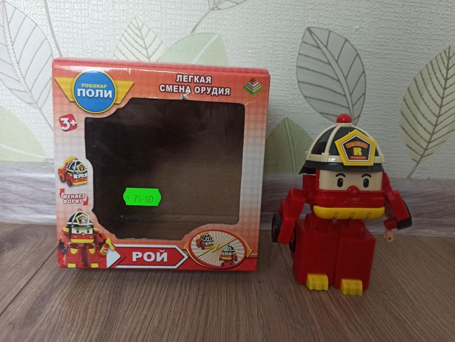 Робокар Рой, Полі, трансформер, робот