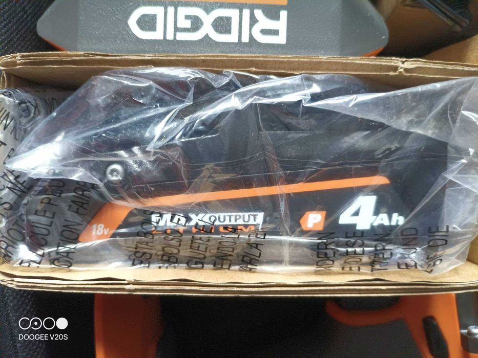 Ridgid 18V акумуляторні батареї, АКБ, зарядні пристрої