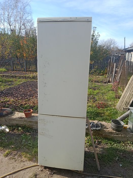Продам холодильник