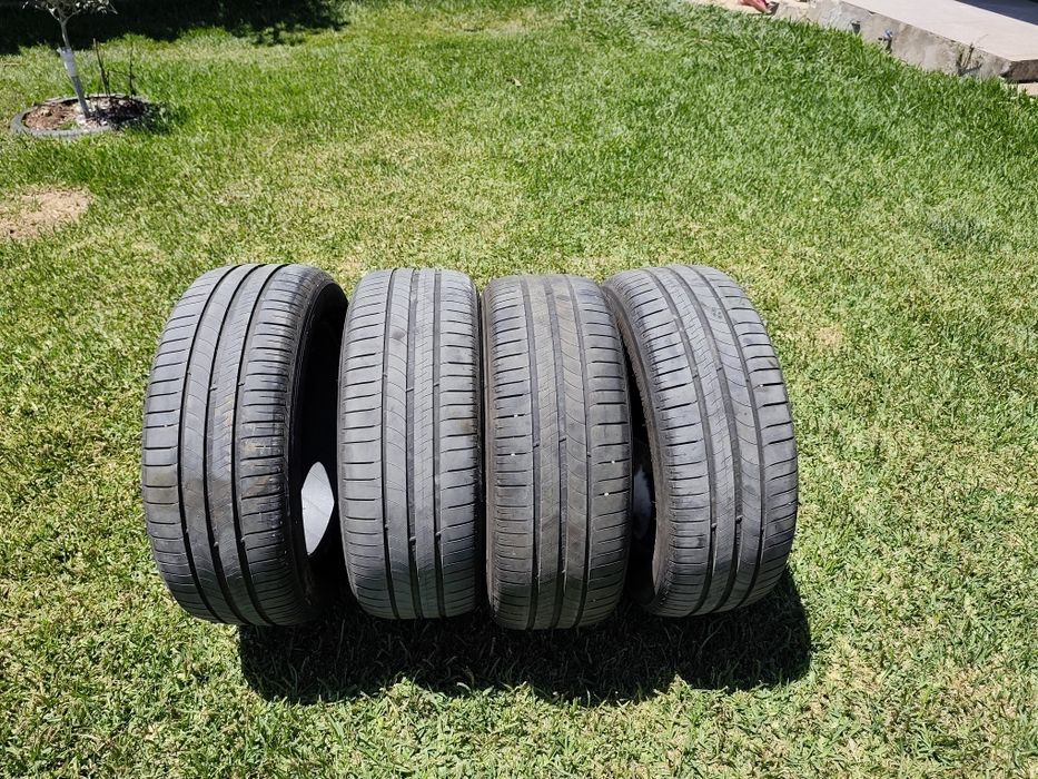 "Conjunto 4 Pneus Michelin 205/55 R16 - Como Novos"