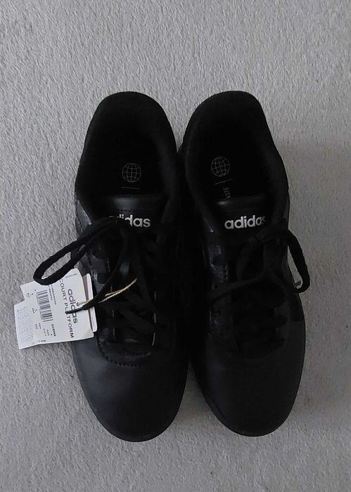 Nowe adidas court platform
