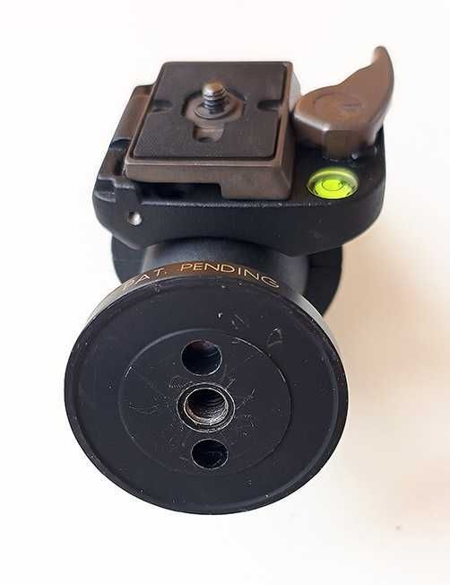 Штатив Manfrotto 055Pro B + Голова Manfrotto 322 RC2