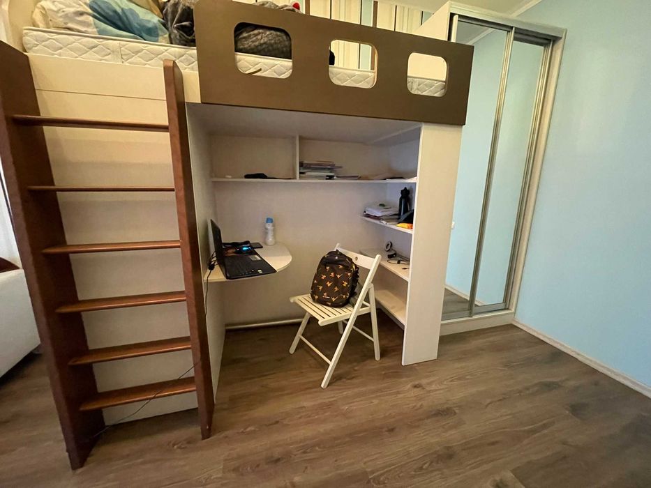 Большая семейная квартира 130м 6 этаж. Теплый дом, парковка во дворе.