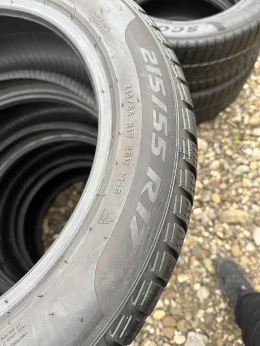 215/55/17 Pirelli Sottozero 3