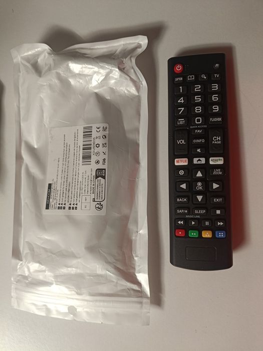 pilot do telewizora LG, zapakowany jako zamiennik. 
Amazon.pl
Amazon.p