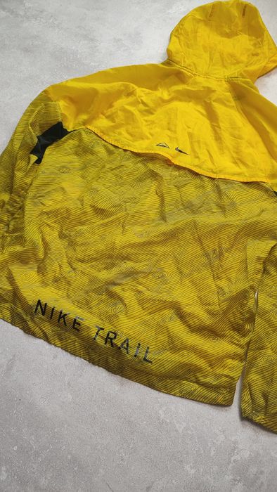 Чоловіча вітровка Nike Windrunner Trail Jacket (Speed Yellow)