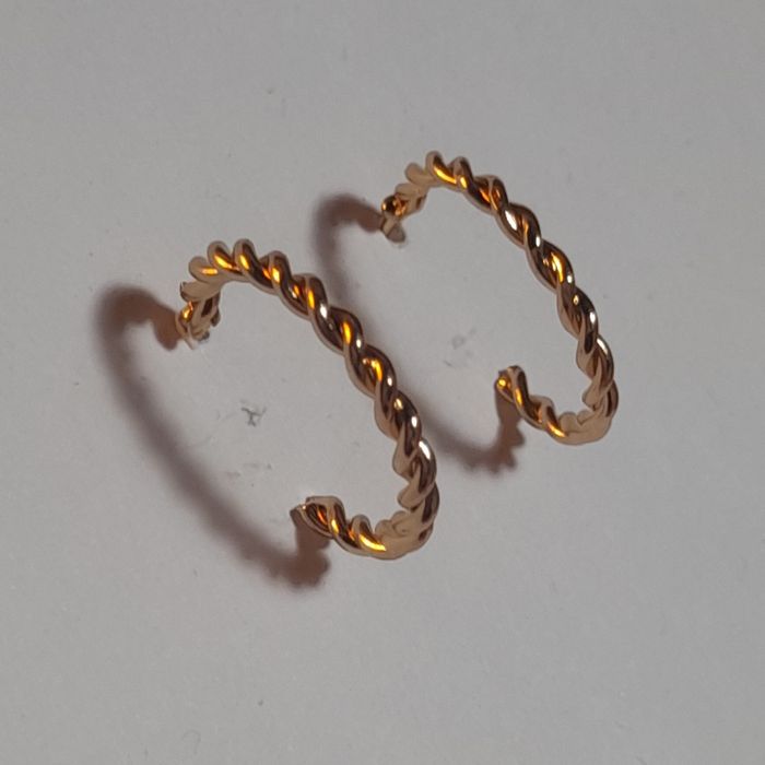 Argolas finas duplas em dourado