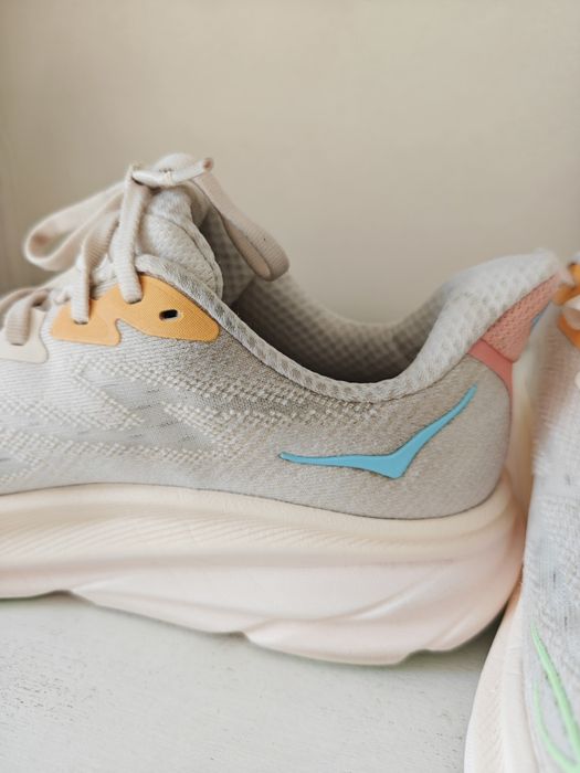 Hoka clifton 9 жіночі кросівки