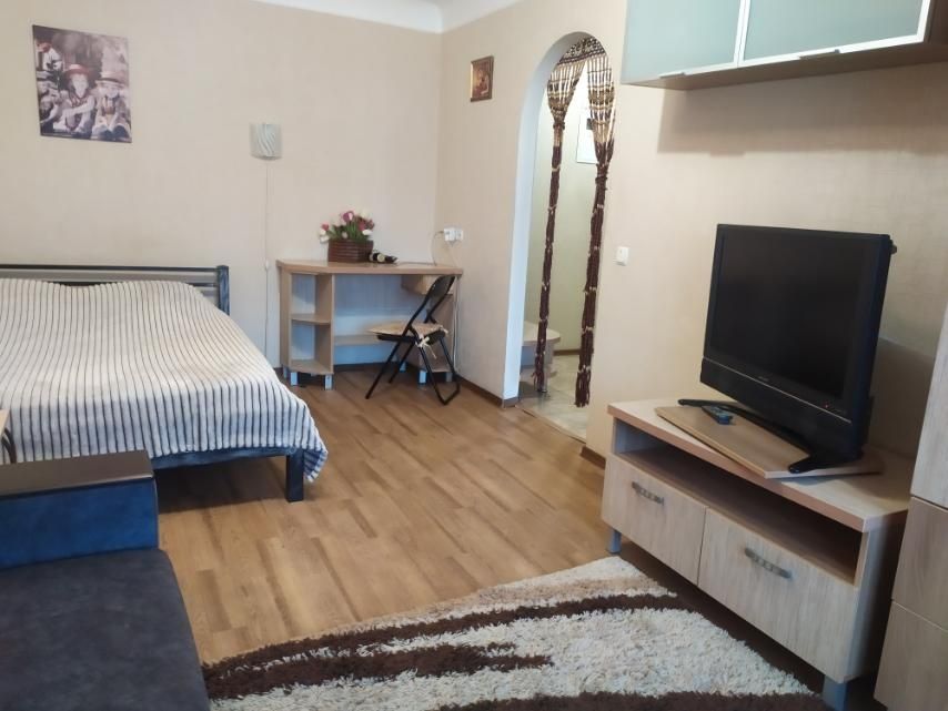 Оренда подобово.Центр, Камянецкая 65,чиста! Є світло, видаємо чек!