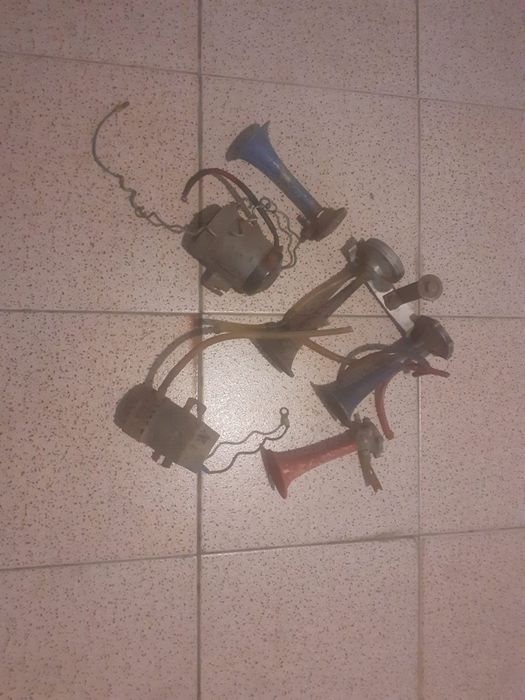 Cornetas camião antigas