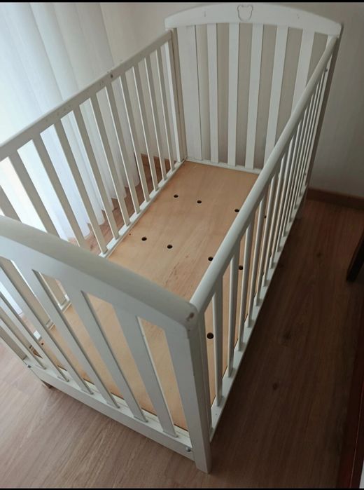 Cama de grades branca