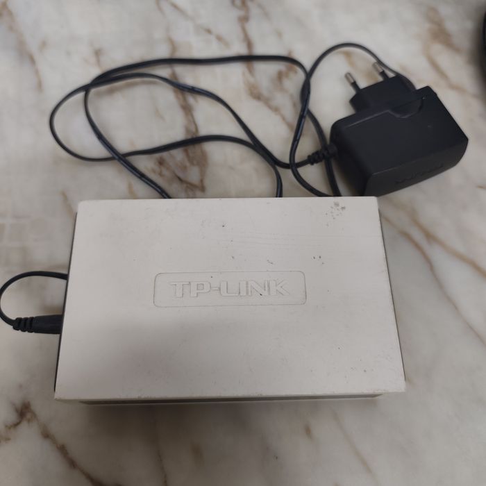 TP-LINK 8-Port Switch64584271696259123