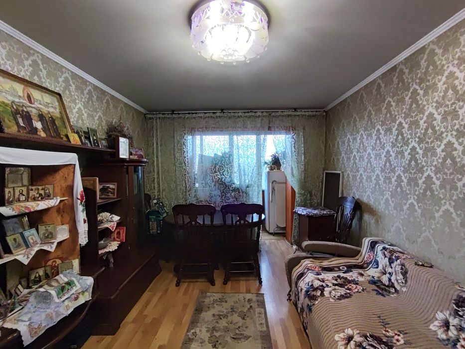 Продається трикімнатна квартира на масиві, в м.Васильків. 48000$