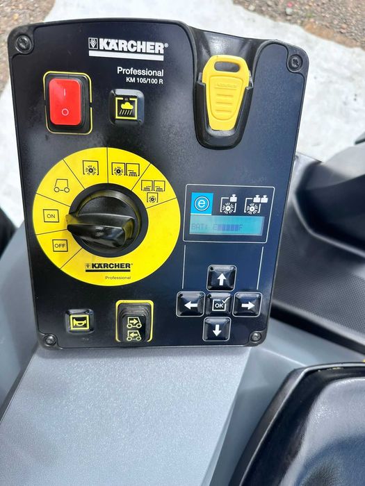 Karcher km 105/100 підмітальна прибиральна машина