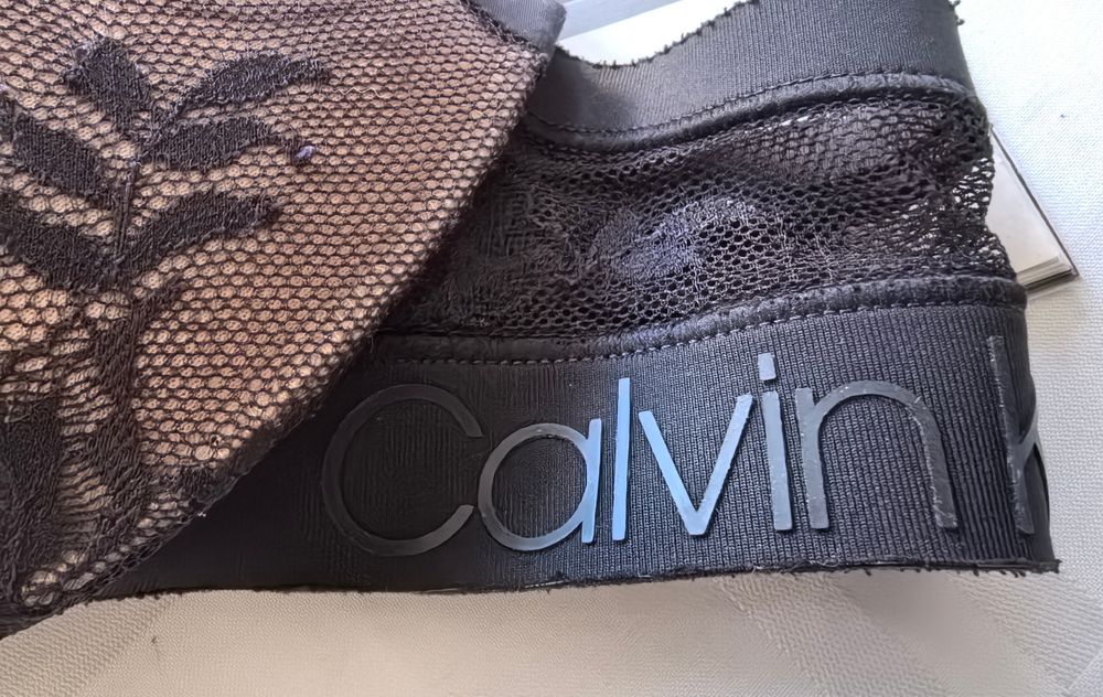 Viralowy piękny biustonosz damski marki Calvin Klein rozmiar 80A