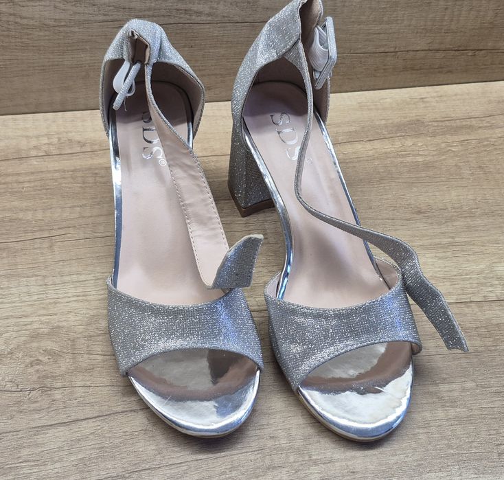 Srebrne damskie buty