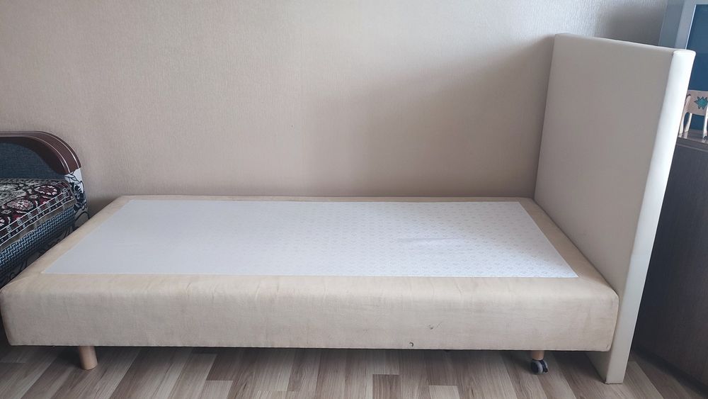 Ліжко односпальне 90*200см