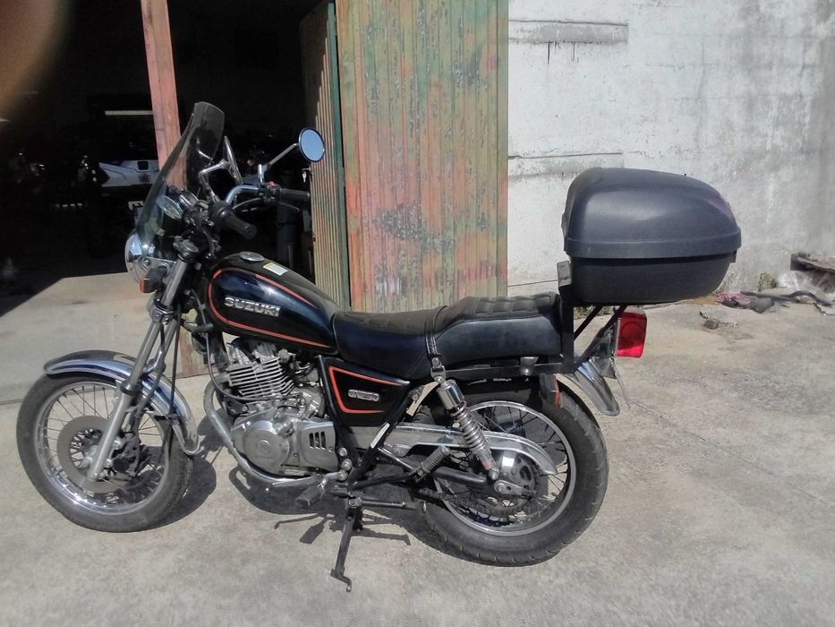 Mota Suzuki GN250 Preta