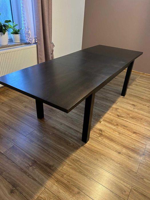 Duży rozkładany stół