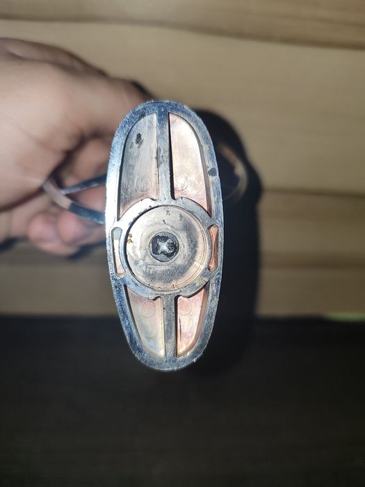 Значок, емблема, приціл Мерседес