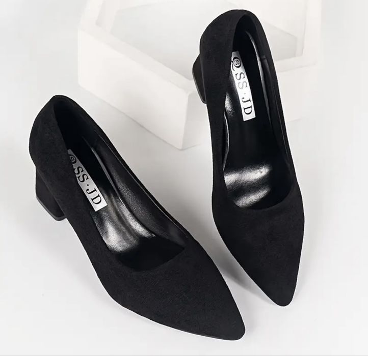 Замшеві туфлі на каблуку 41 розмір