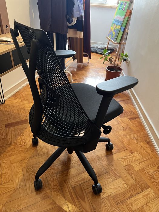 Cadeira herman miller sayl preta