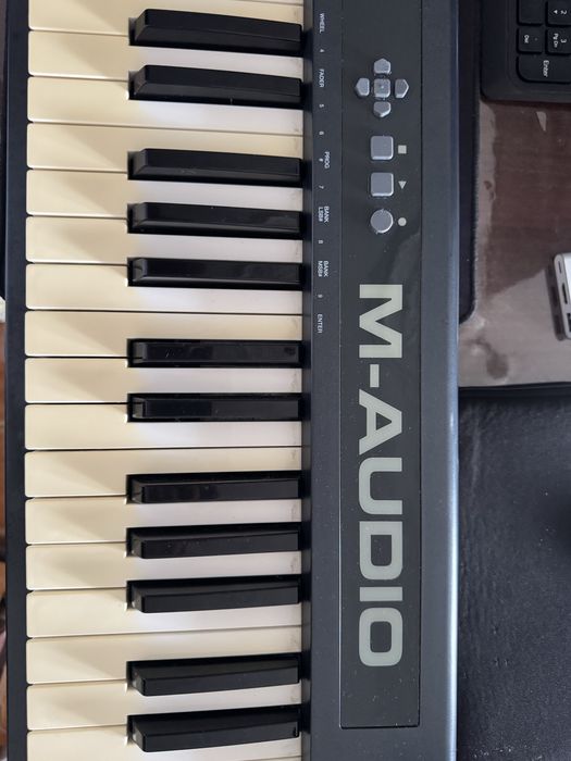 M-Audio Keystation 88 – Teclado MIDI + Oferta de suporte