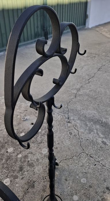 Suporte para atanas e suporte de lenha