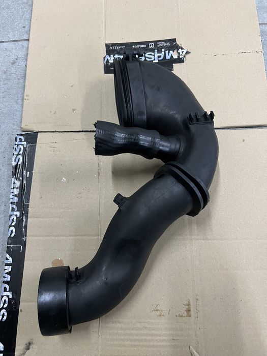 Przewód powietrza dolot bmw e90 330d 3.0d m57 231km