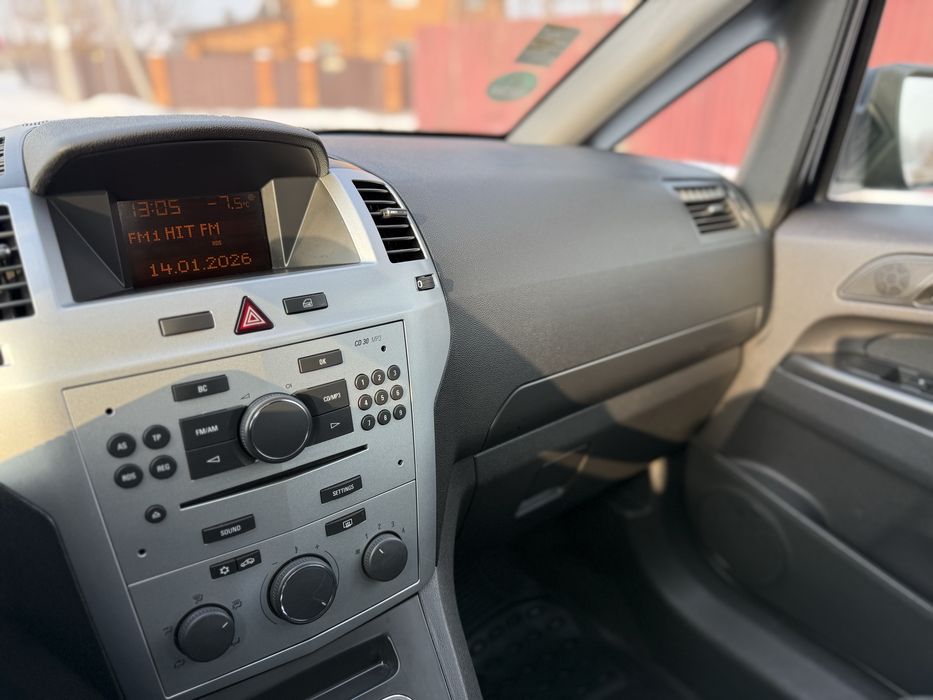 Свіжопригнаний Opel Zafira з Німеччини Розмитнений