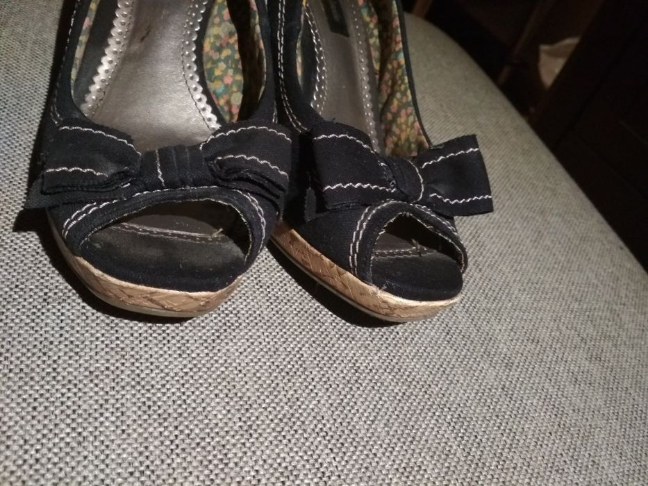 Sandałki na koturnie rozm. 39 Jennifer