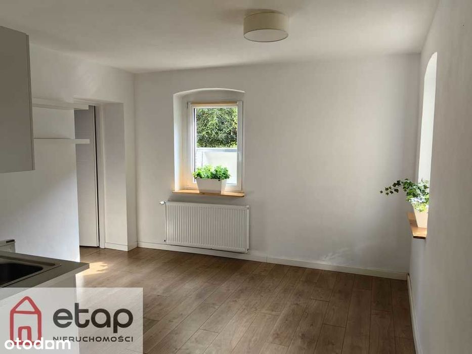 Lokal na sprzedaż w przyziemiu kamienicy